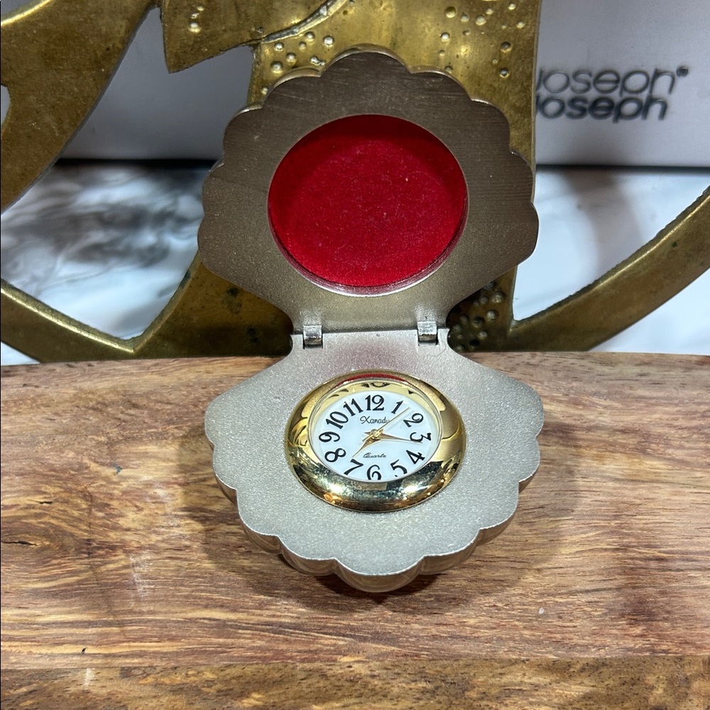 Silvertone Clam Shell Quartz Clock Hinged Red Felt Heavy Weight Collectible